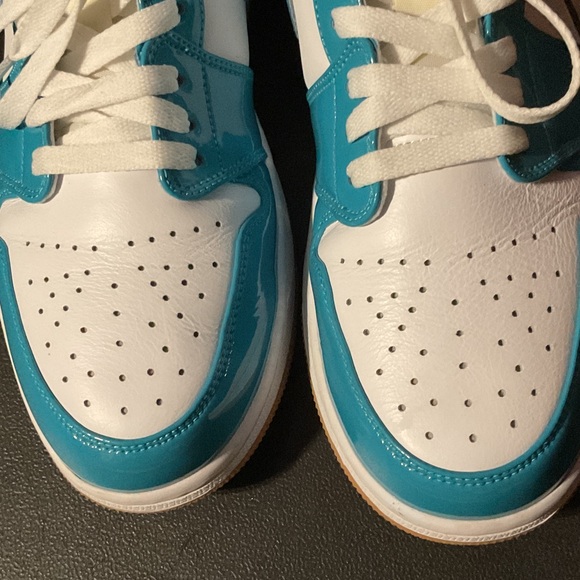 Nike air Micheal Jordan 1 Low SE
Barcelona Cyber Teal - Picture 4 of 7